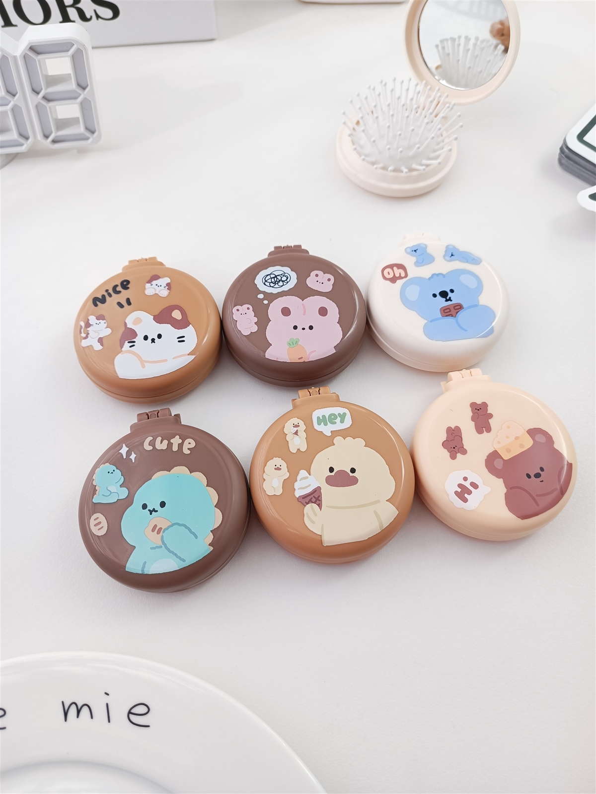 برس آینه تاشو فانتزی - Image 2