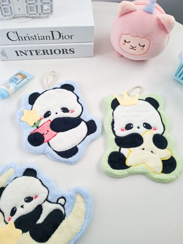 حوله دست و صورت پاندا