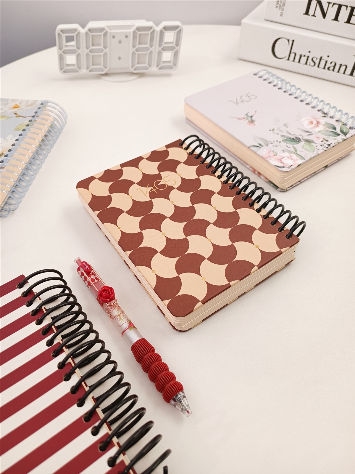 سررسید جلد سخت 1405